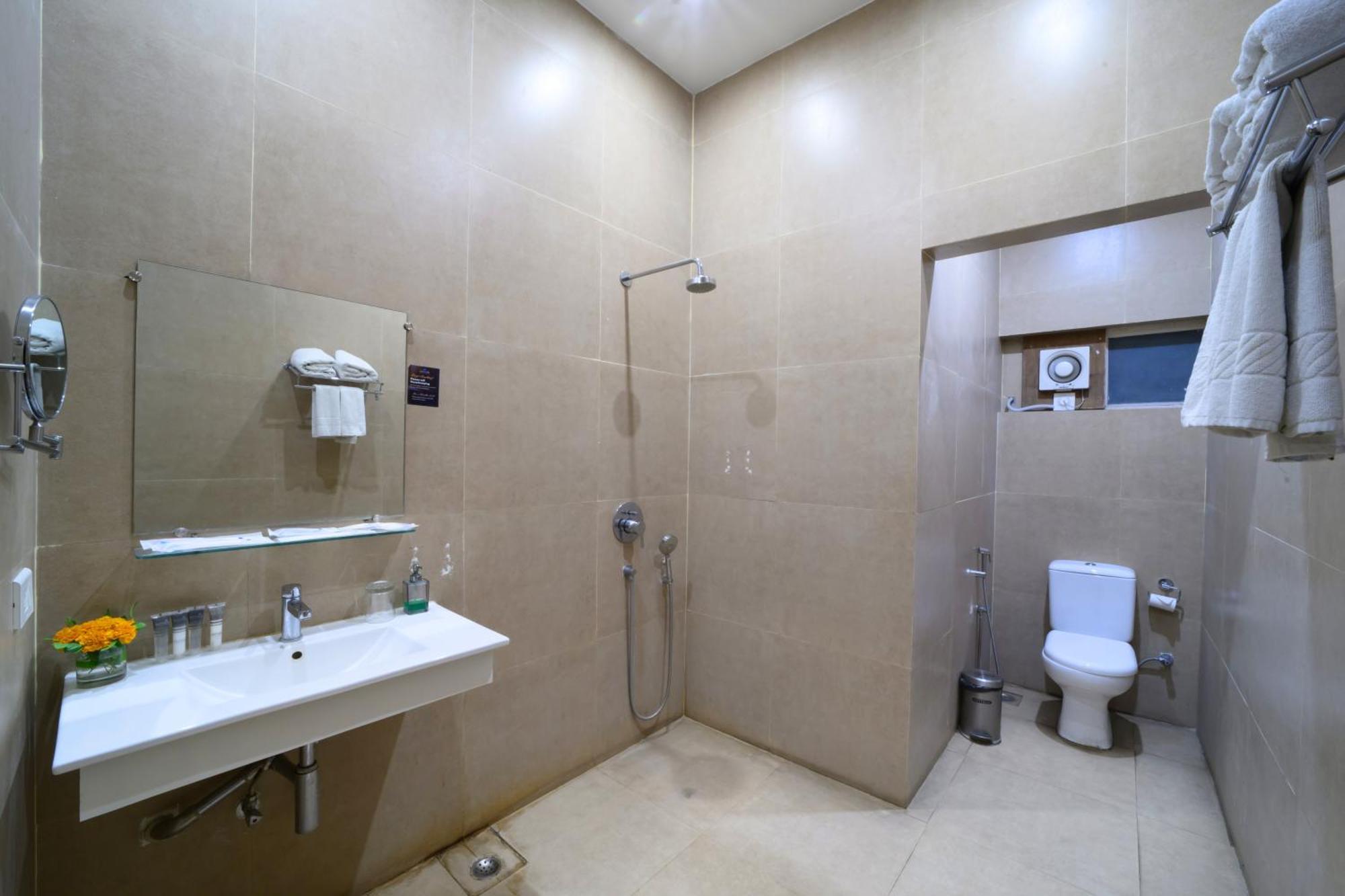 ซินแคลร์ พฤทวรรณ Hotel Barddhaman ภายนอก รูปภาพ